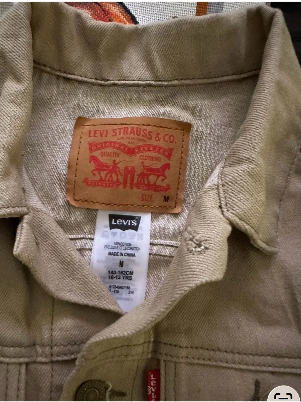 Vintage y2k youth-sized Levi's beige/tan cotton denim trucker jacket size medium